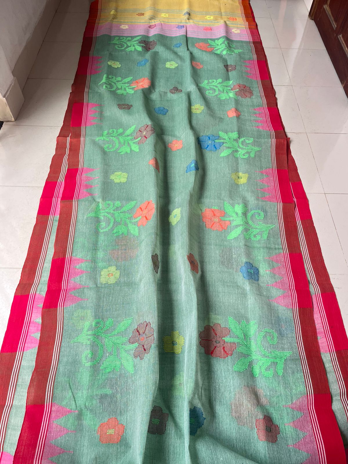 হাতের তৈরি অরিজিনাল মনিপুরী শাড়ি