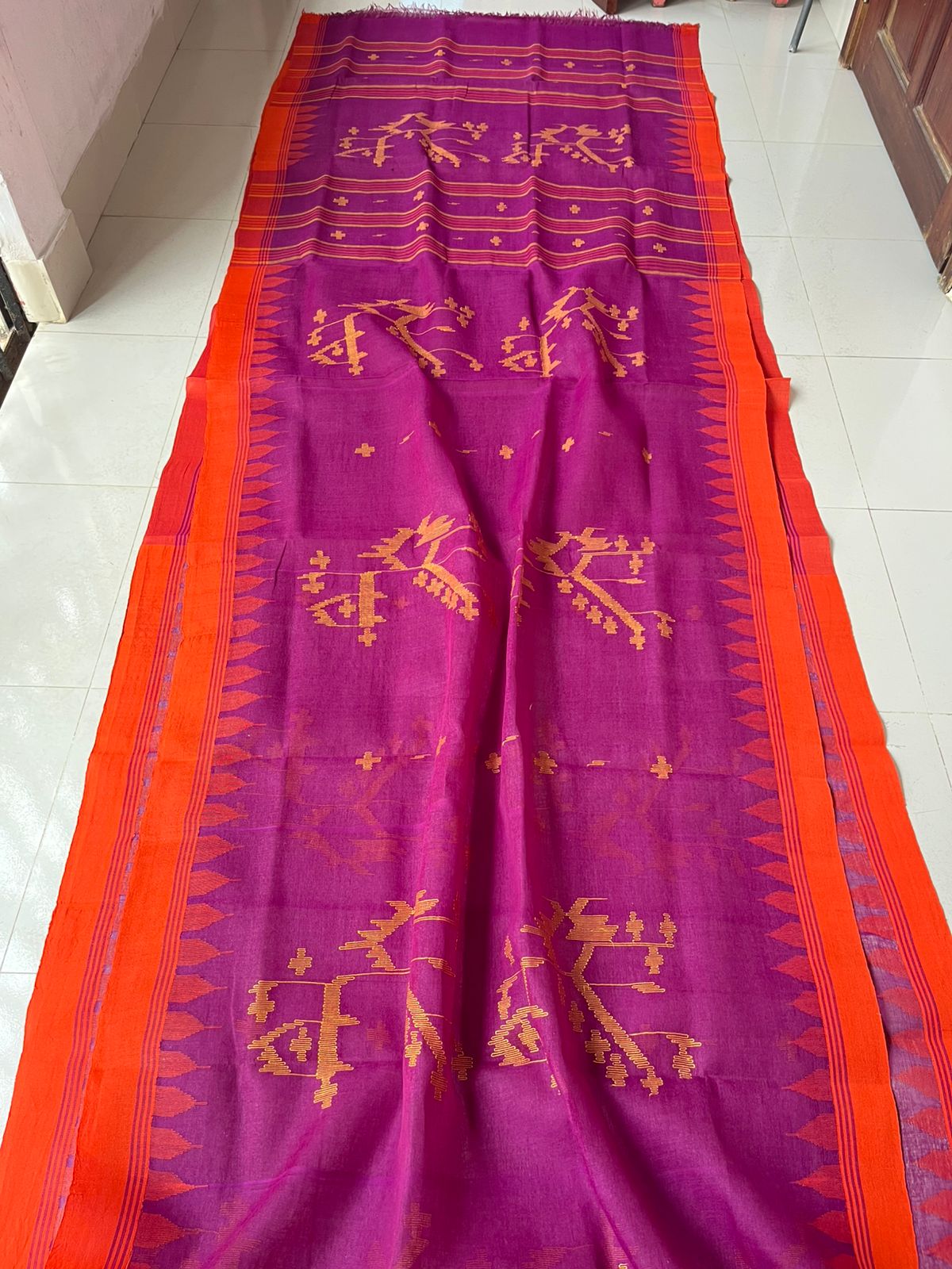 হাতের তৈরি অরিজিনাল মনিপুরী শাড়ি Cod - 3602