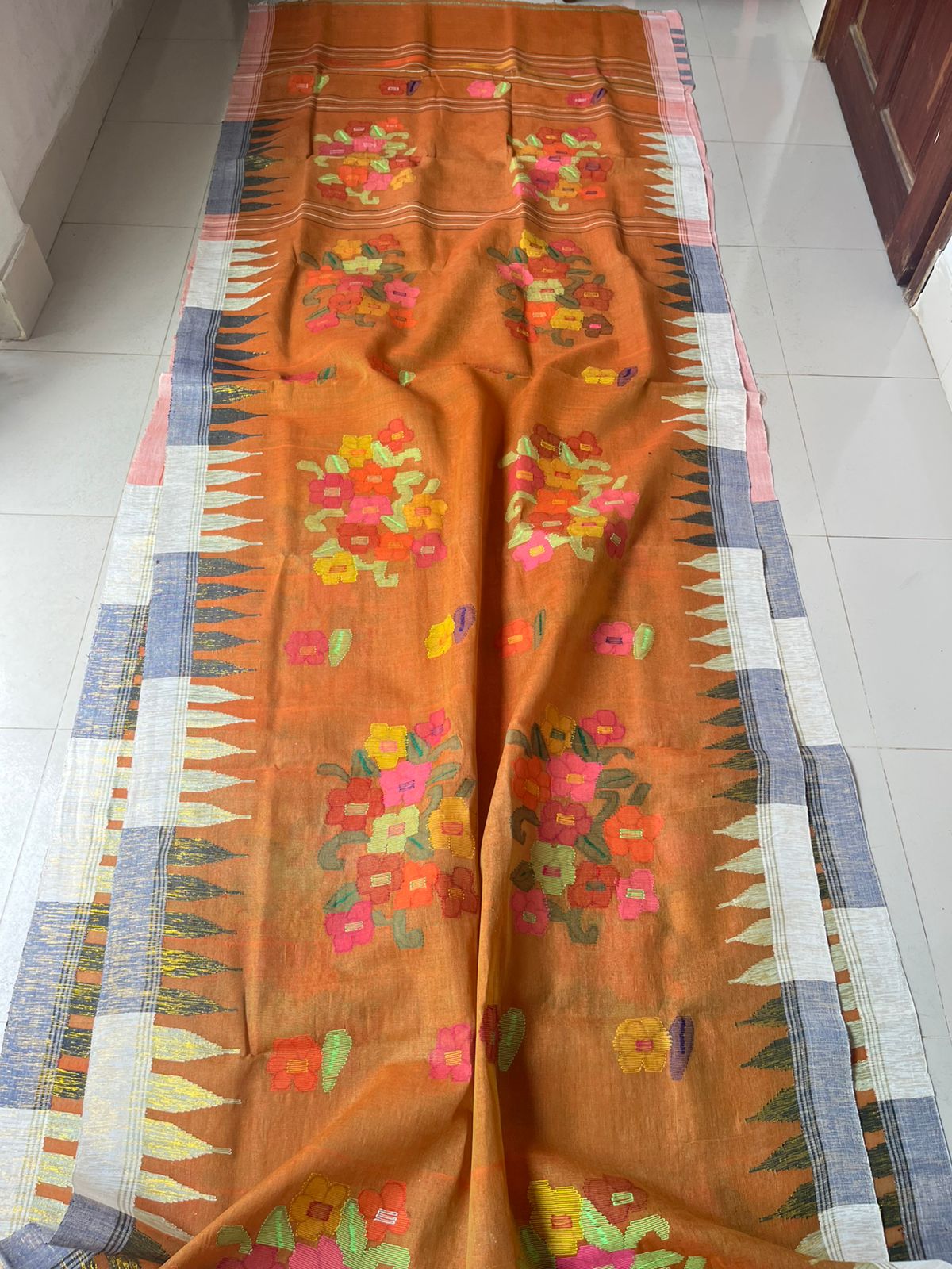 হাতের তৈরি অরিজিনাল মনিপুরী শাড়ি