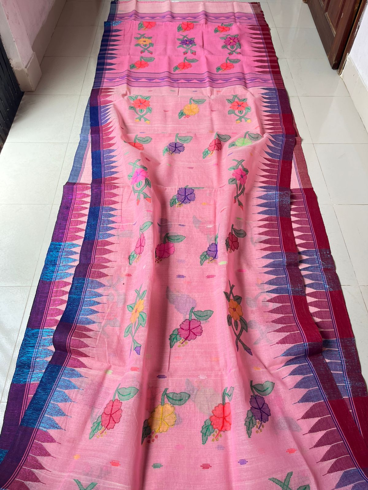 হাতের তৈরি অরিজিনাল মনিপুরী শাড়ি