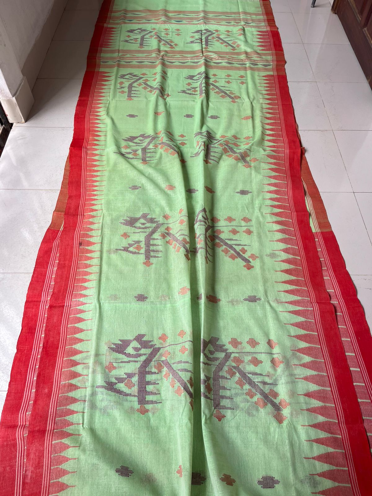 হাতের তৈরি অরিজিনাল মনিপুরী শাড়ি Cod - 3604