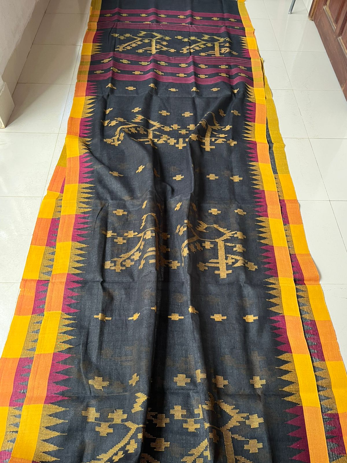হাতের তৈরি অরিজিনাল মনিপুরী শাড়ি Cod - 3605